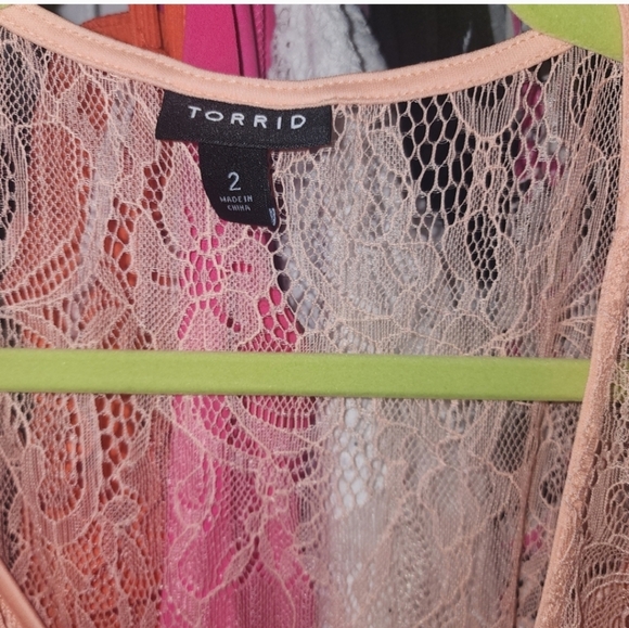 TORRID 2 Babydoll Lace Tiered Tunic Tank - Picture 4 of 5